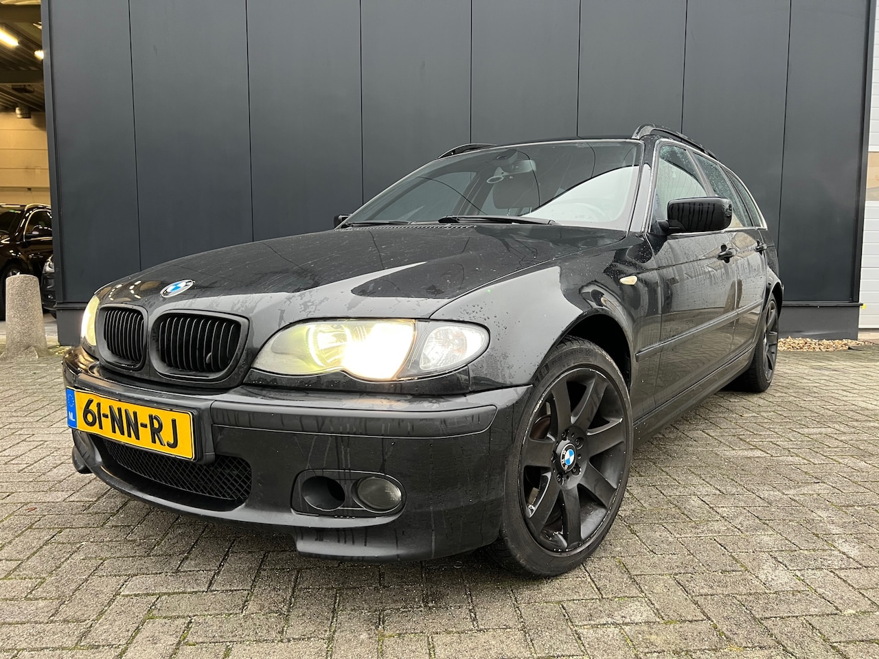 BMW 3-serie - 320i 6Cil Exe '04 leder/Navi/lmv/nap - AutoWereld.nl