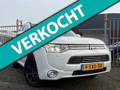 Mitsubishi Outlander - 2.0 PHEV Instyle+ | Schuifdak | Trekhaak | Leder | camera