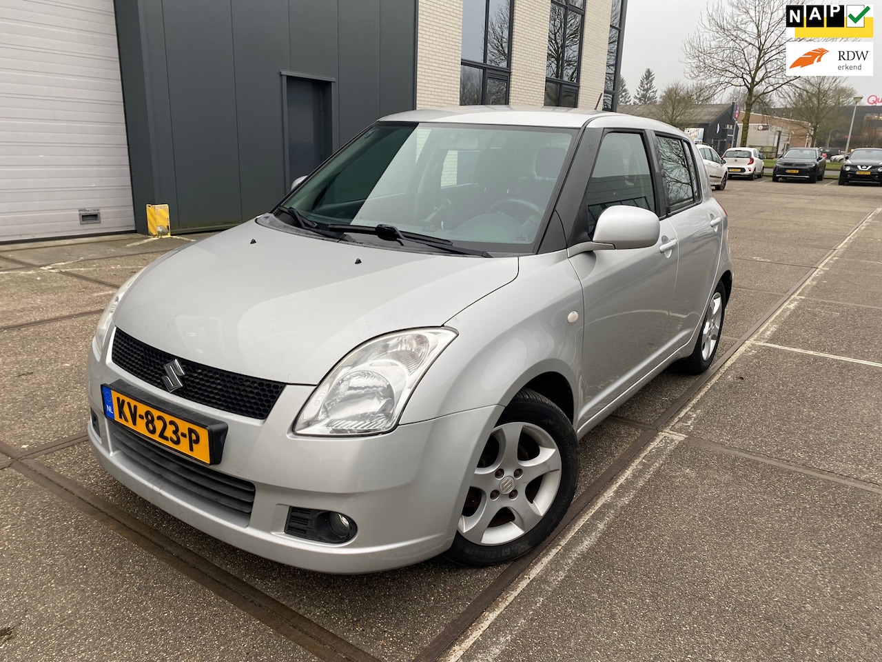 Suzuki Swift - 1.3 GA / 1 jaar apk /twee sleutels / nieuwe koppeling / airco / nap / 5drs / nette auto!!! - AutoWereld.nl