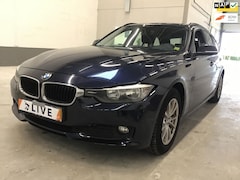 BMW 3-serie Touring - 318d High Executive // SR-222-P