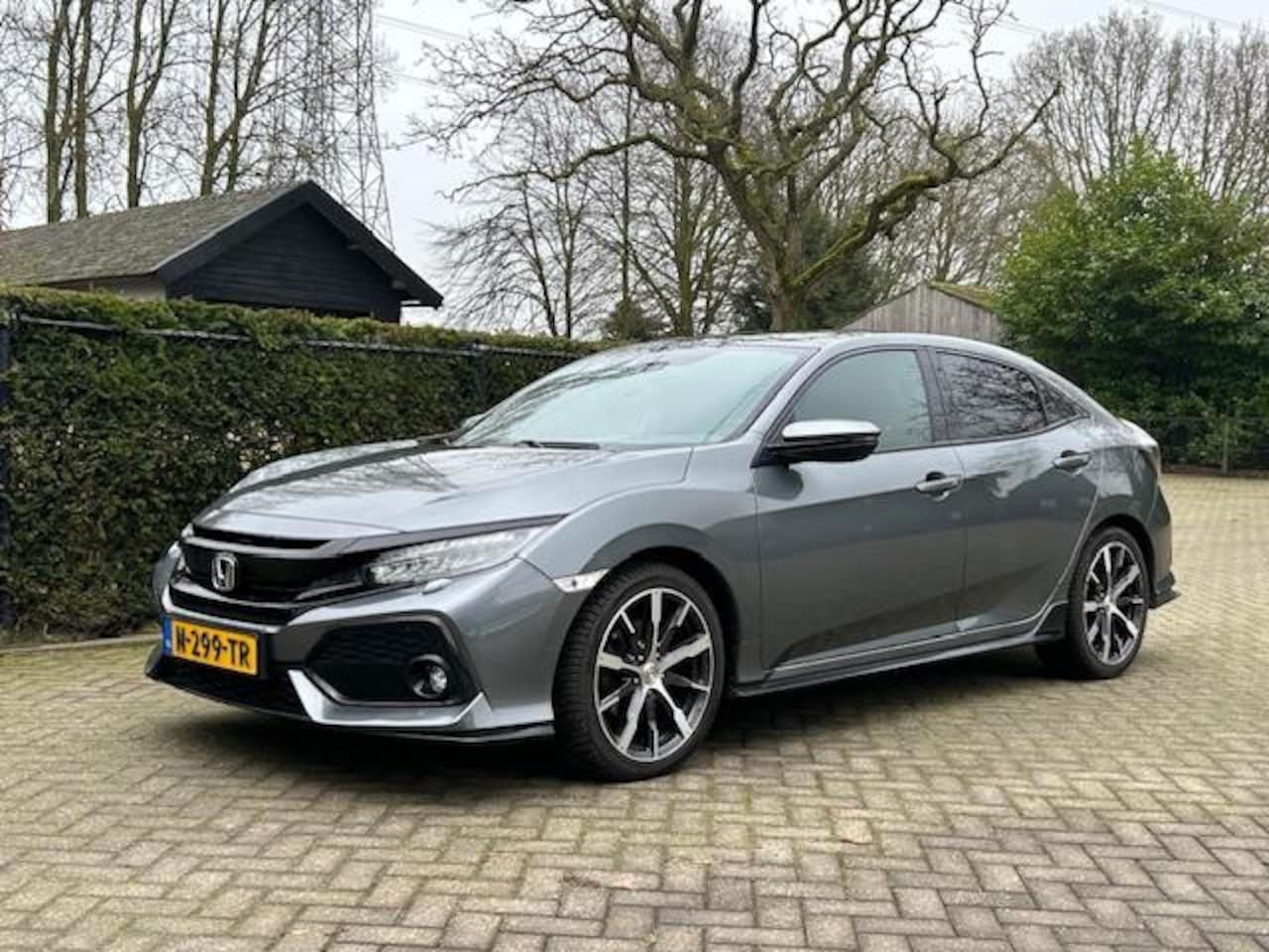 Honda Civic - 1.5 i-VTEC Sport Plus *originele km stand * - AutoWereld.nl