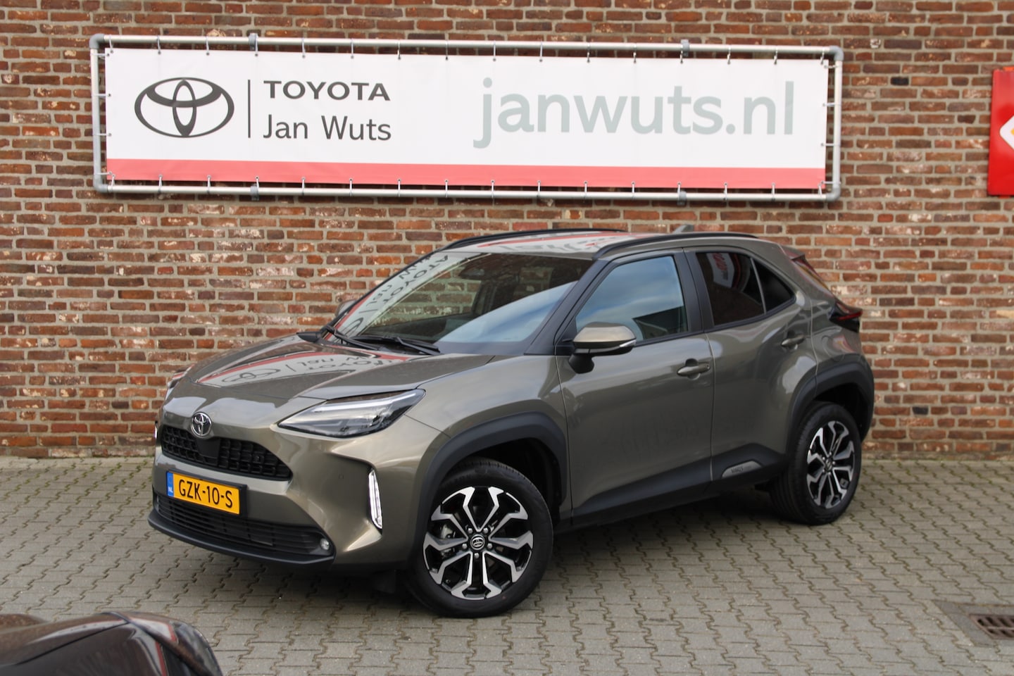 Toyota Yaris Cross - 1.5 Hybrid 115 First Edition + Comfort Pack - AutoWereld.nl