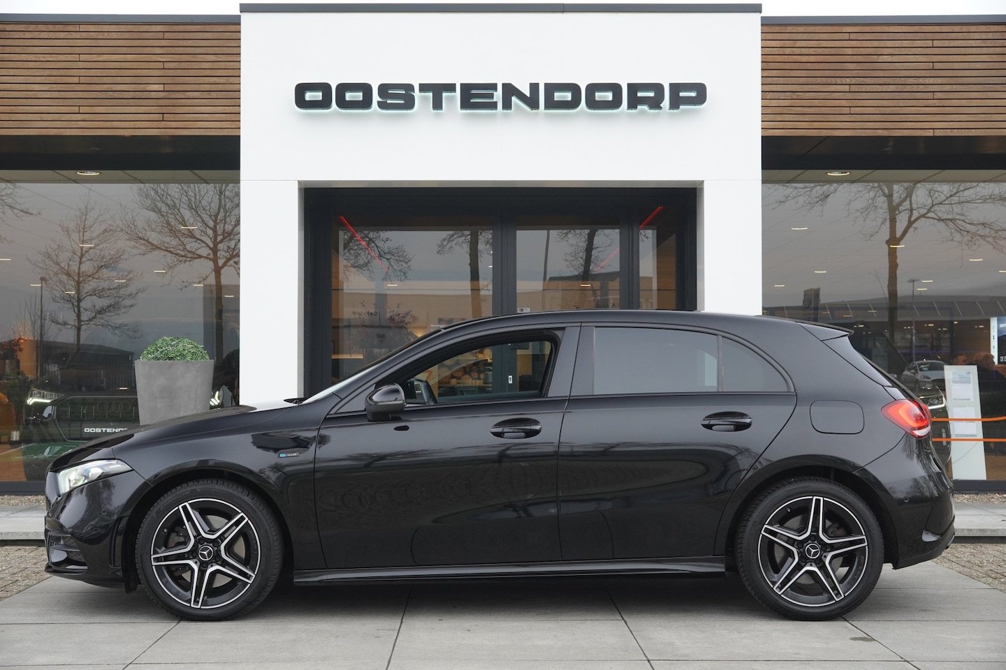 Mercedes-Benz A-klasse - 250e/218pk Business AMG Limited Automaat|2020|Navi|LED|Virtual Cockpit|Ambiance Verlichtin - AutoWereld.nl