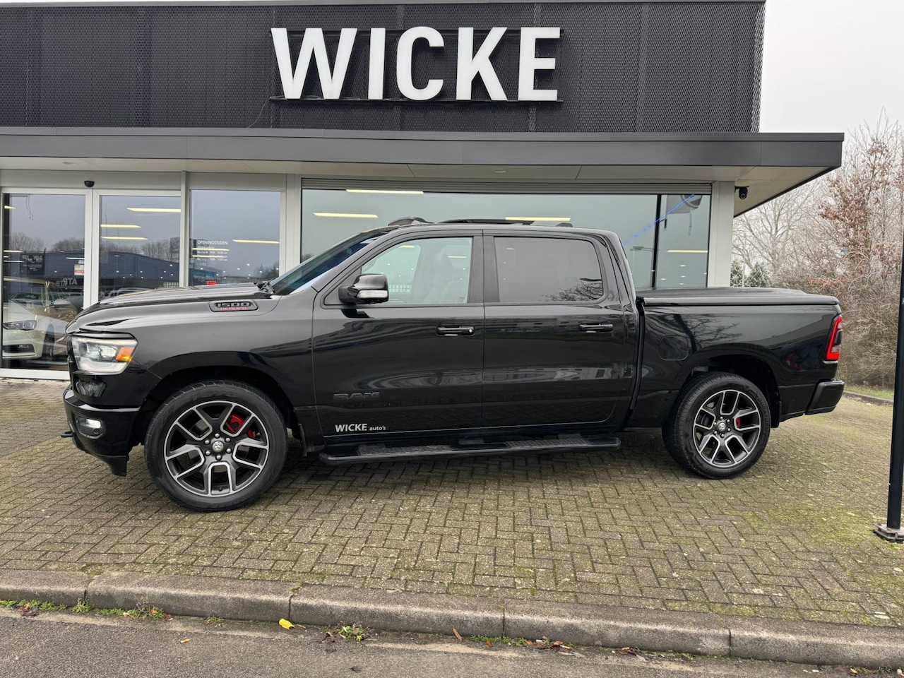 Dodge Ram 1500 - 5.7 V8 4x4 Crew Cab Big Horn Panorama Trekhaak - AutoWereld.nl