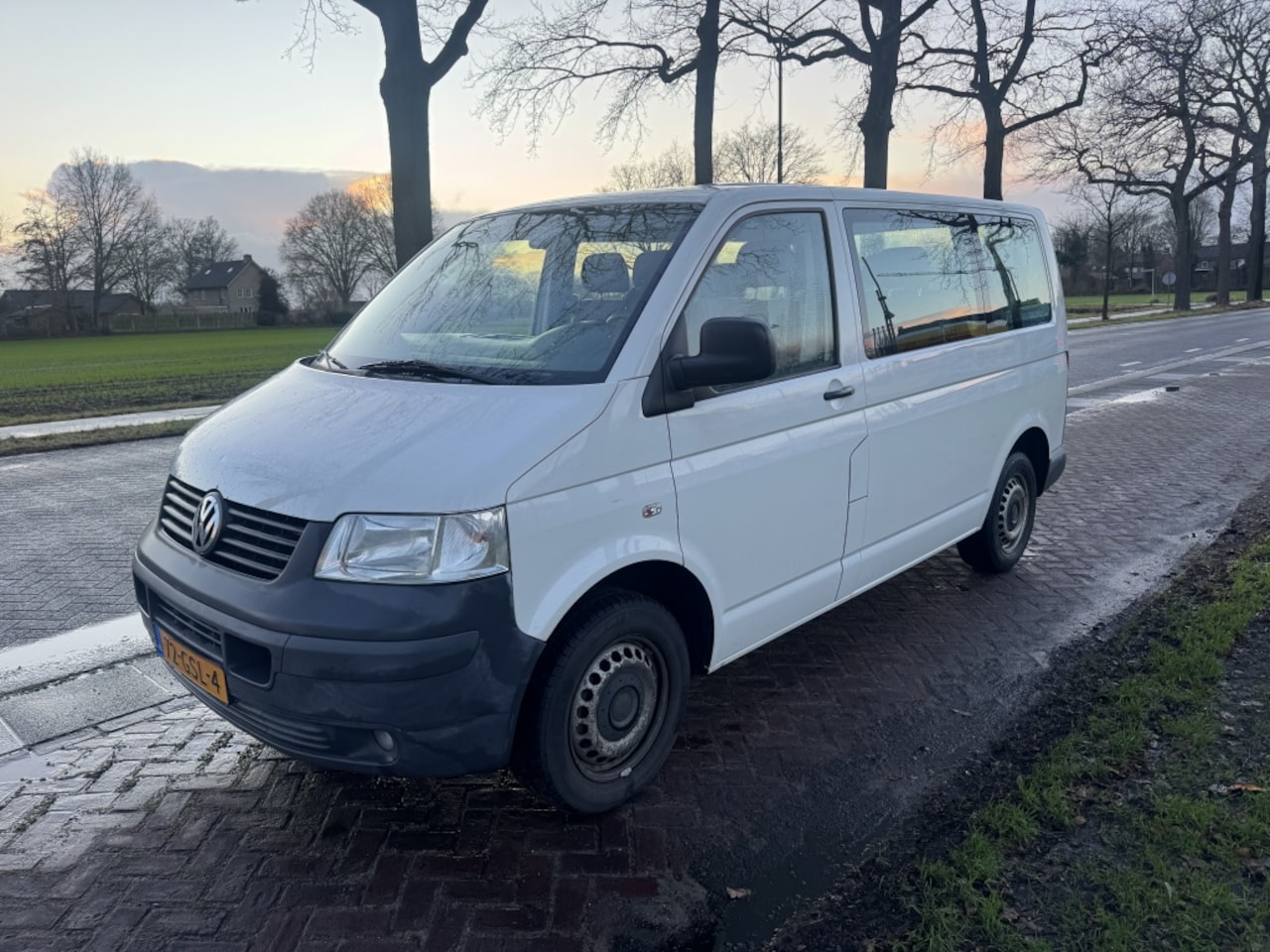 Volkswagen Transporter Kombi - 1.9 TDI 300 Trendl. 1.9 TDI 300 Trendl. - AutoWereld.nl