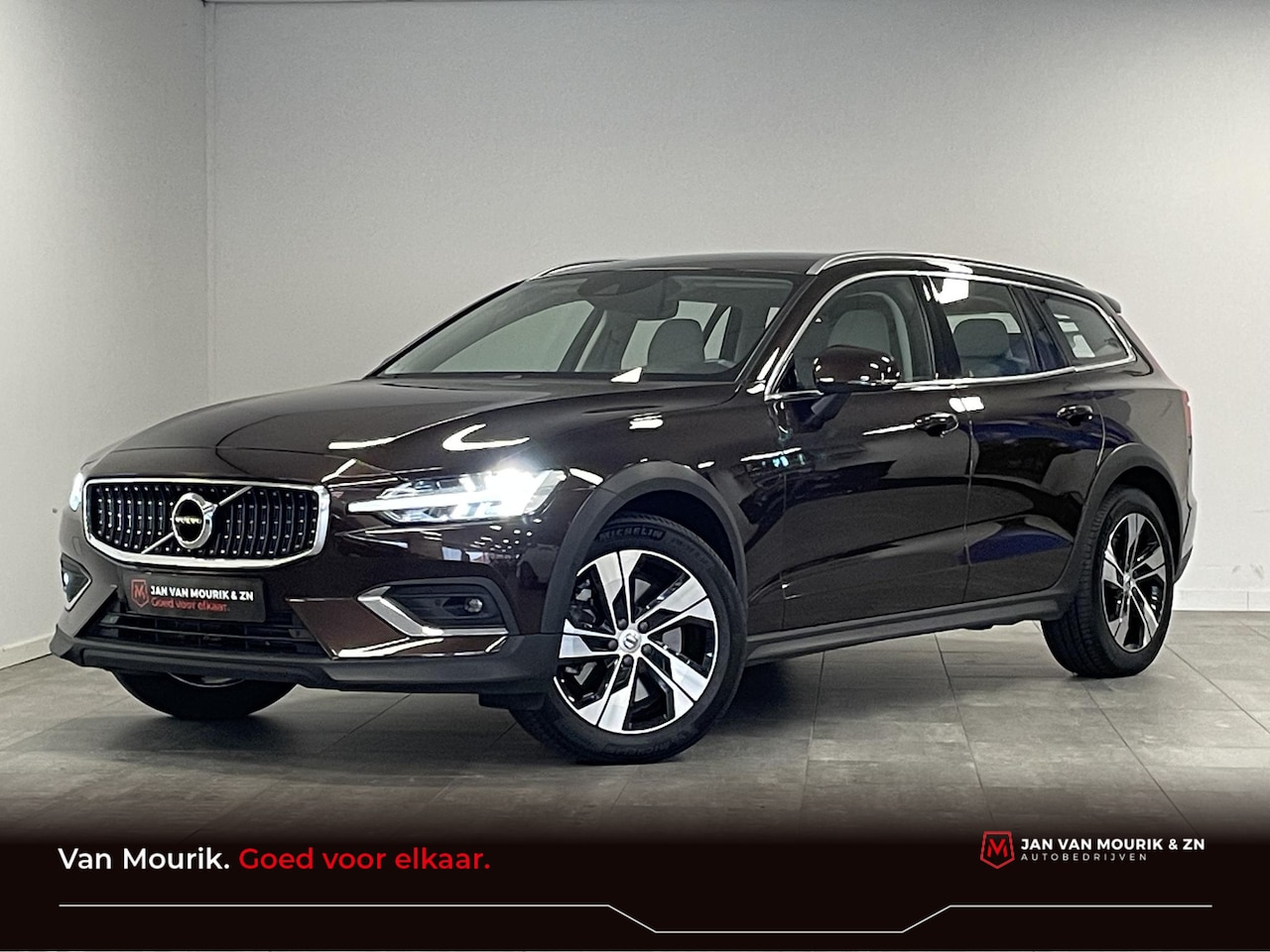 Volvo V60 Cross Country - 2.0 T5 AWD Pro Volvo V60 Cross Country 2.0 T5 AWD  Pro | Achteruitrijcamera | Trekhaak | C - AutoWereld.nl