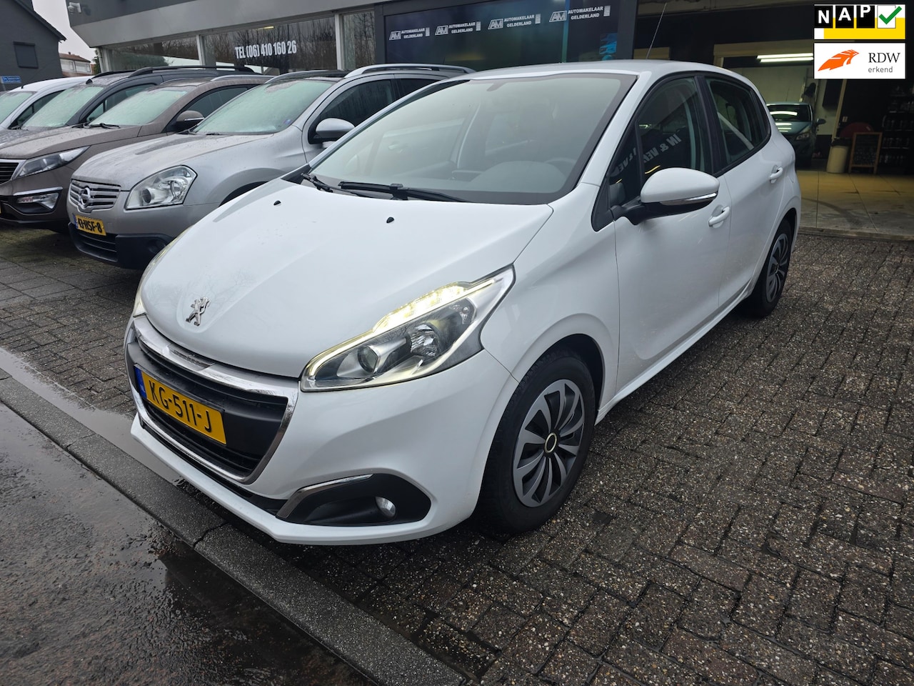 Peugeot 208 - 1.2 PureTech Blue Lion | 2E EIGENAAR | 12MND GARANTIE | NAVI | CRUISE | AIRCO | - AutoWereld.nl