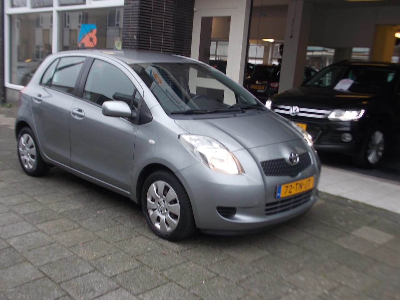 Toyota Yaris - 1.3 VVTi Sol MMT AUTOMAAT DIV. OPTIES - AutoWereld.nl