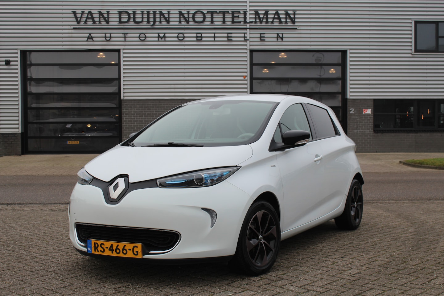 Renault Zoe - Q90 Bose Quickcharge 41 kWh / Camera / Huur accu - AutoWereld.nl