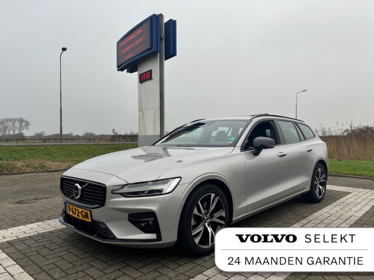 Volvo V60 - B4 Plus Dark Panadak Trekhaak Aut. - AutoWereld.nl