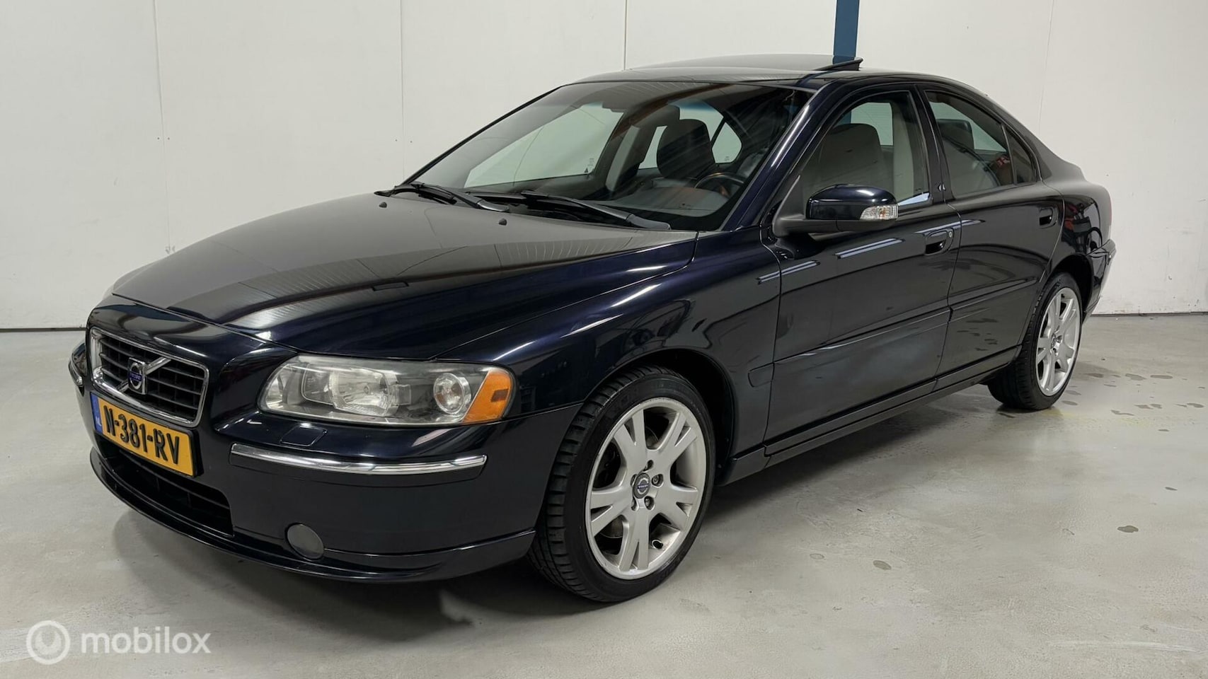 Volvo S60 - 2.5T Summum NL-AUTO / SCHUIFDAK - AutoWereld.nl