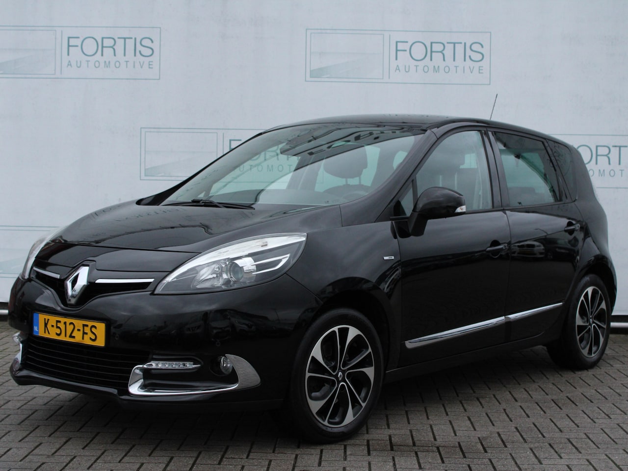 Renault Scénic - 1.2 TCe 130 Bose HALF LEDER | STOELVERW | CAMERA | ZOMER/WINTER SET | TREKHAAK - AutoWereld.nl