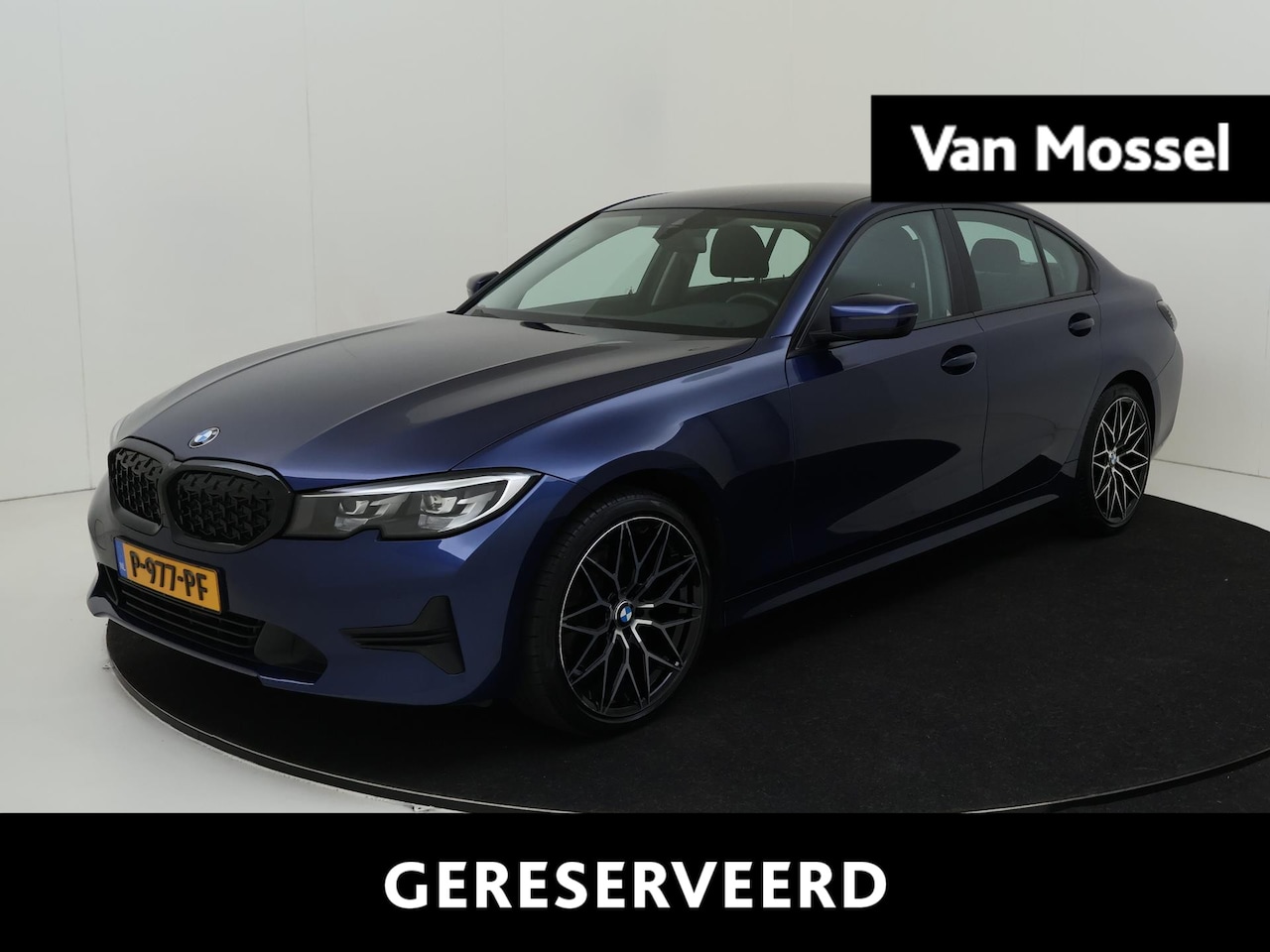 BMW 3-serie - 320i 184 PK C. High Executive Automaat | Navi | Climate Control | Park Pilot | 19" Velgen - AutoWereld.nl