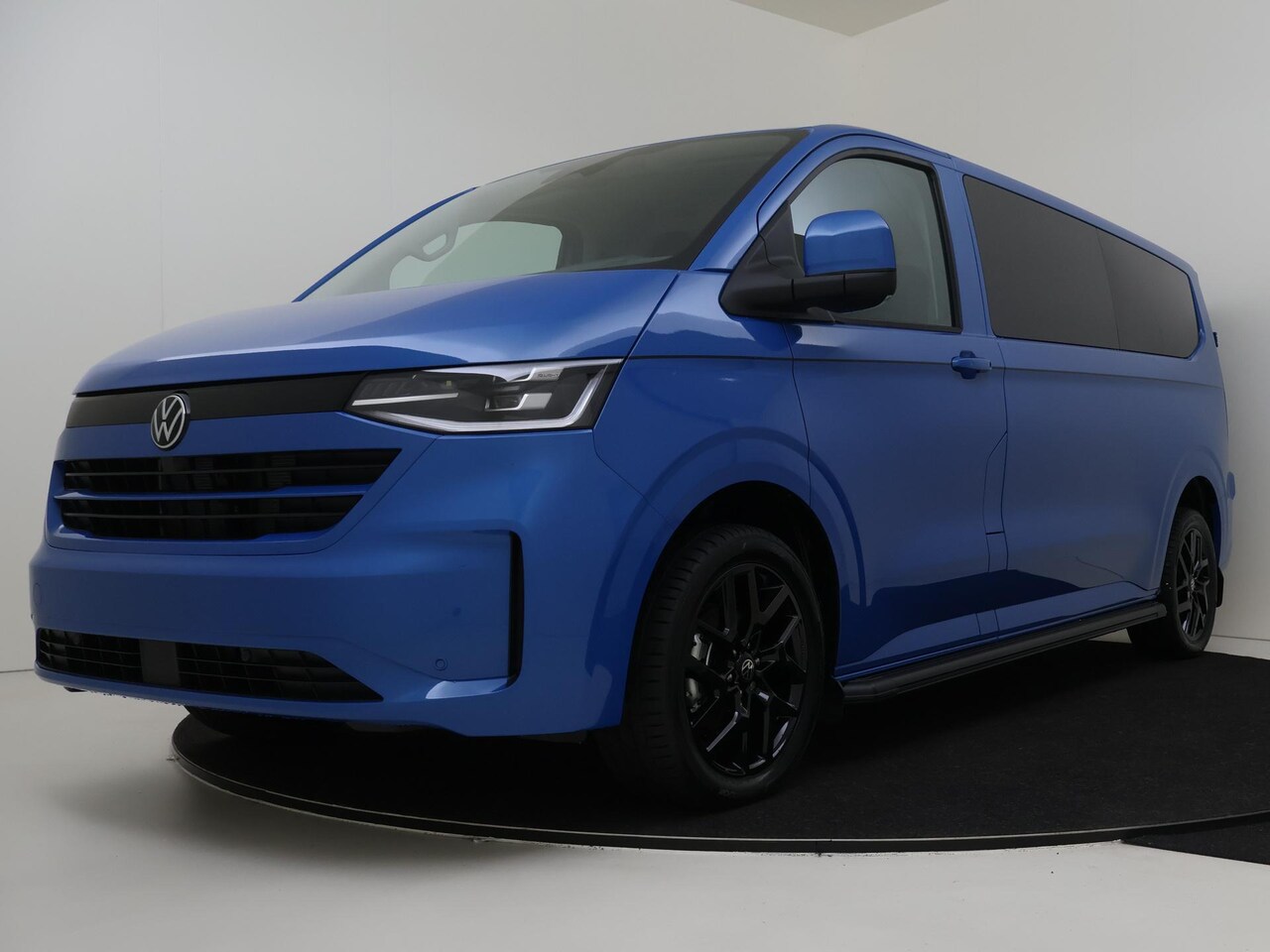 Volkswagen Transporter - Bedrijfswagens Bulli 2.0 TDI L2H1 30 170 pk 125 kW 8 versn. Auto | Trekhaakvoorbereiding | - AutoWereld.nl