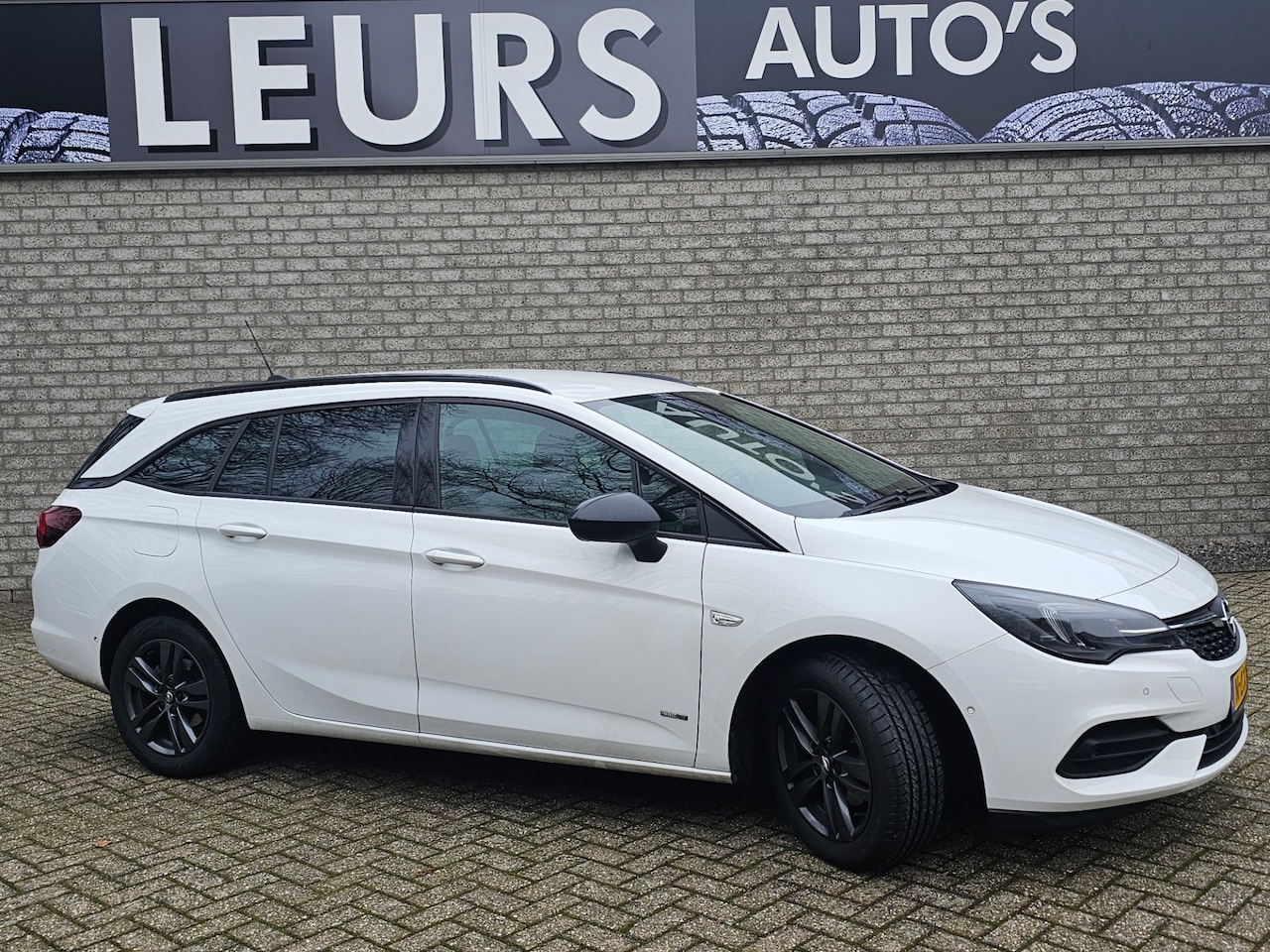 Opel Astra Sports Tourer - 1.2 Design & Tech Navi/Camera/Pdc - AutoWereld.nl