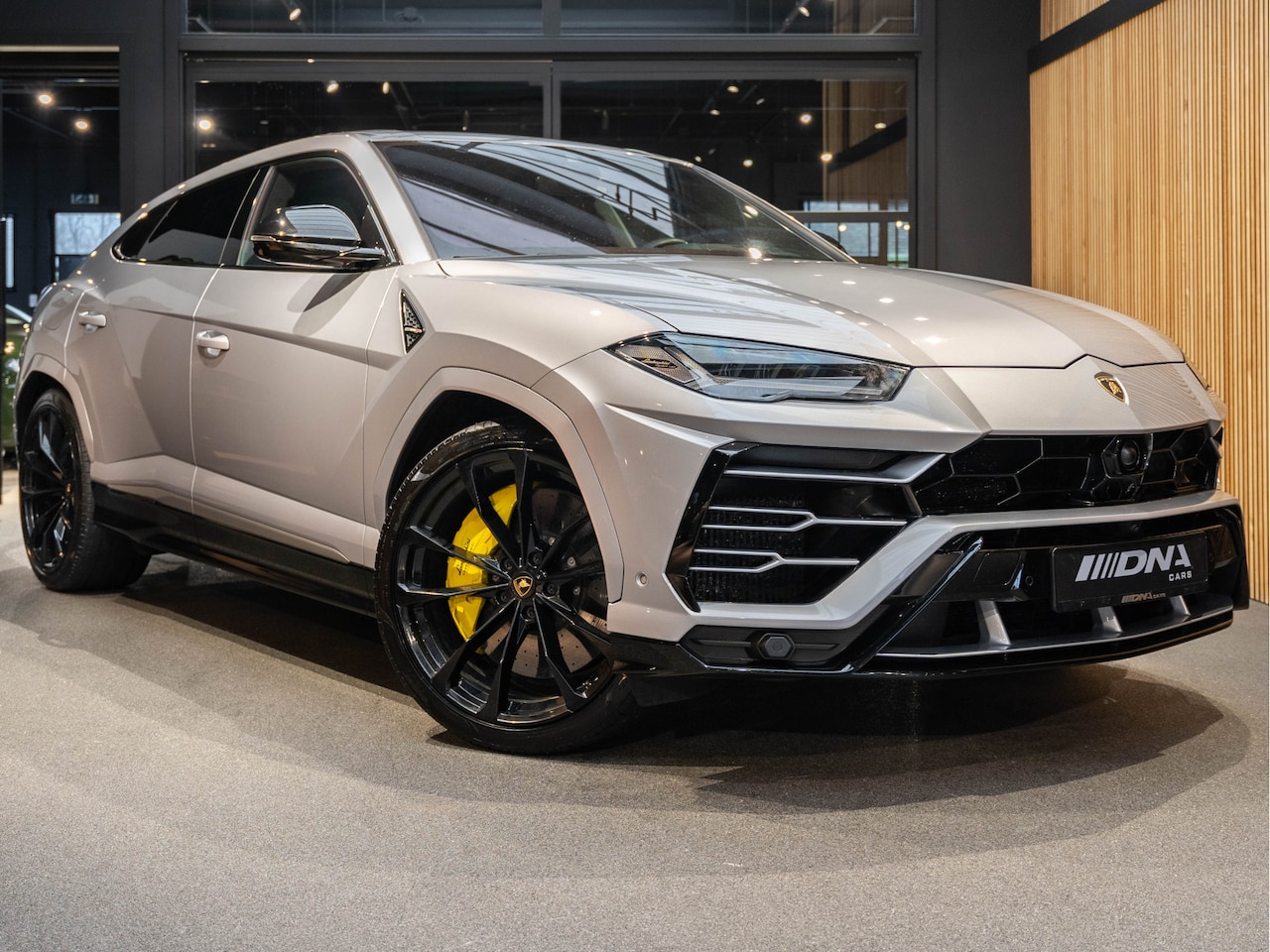 Lamborghini Urus - V8 Pano 23 Massage 4.0 V8 - AutoWereld.nl