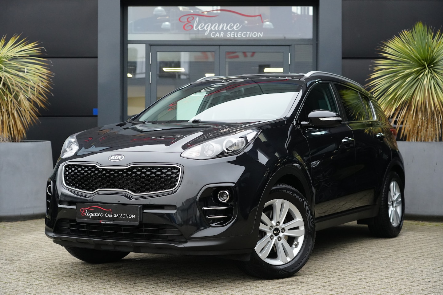 Kia Sportage - 1.6 GDI DynamicLine 132pk Navigatie/Camera/Trekhaak - AutoWereld.nl