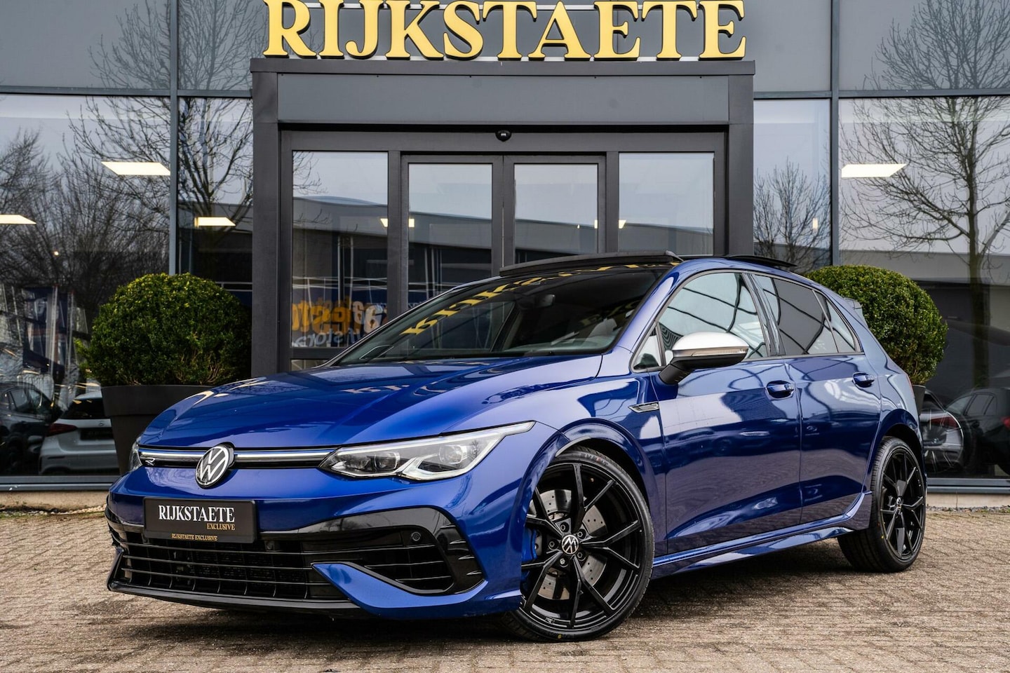 Volkswagen Golf - 2.0 TSI R 4Motion|PANO|H&K|HEAD-UP|AKRAPOVIC - AutoWereld.nl