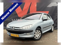 Peugeot 206 - 2.0 HDi Gentry | Nieuw Binnen | Airco | Trekhaak | Radio CD