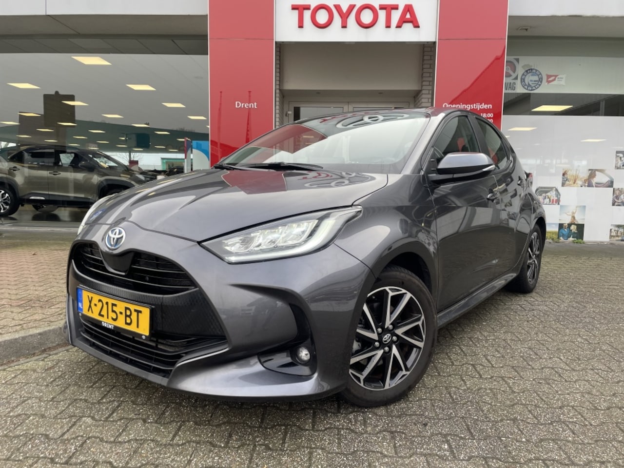 Toyota Yaris - 1.5 Hybrid 115 Dynamic | Apple CarPlay Android Auto | DAB | Acht - AutoWereld.nl