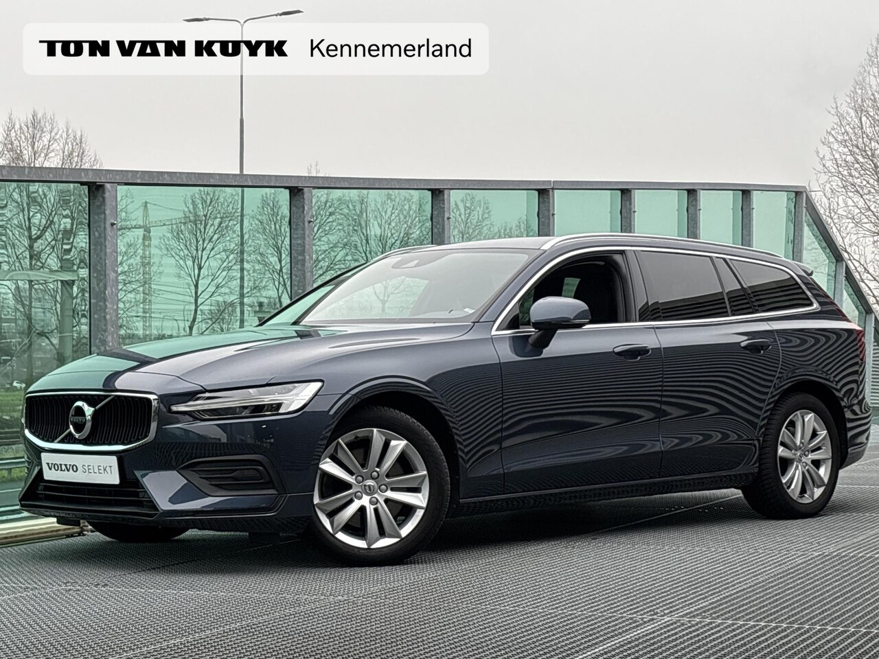 Volvo V60 - 2.0 B4 Momentum Business Mild hybrid, Automaat, Lederen bekleding, Trekhaak, Intellisafe a - AutoWereld.nl