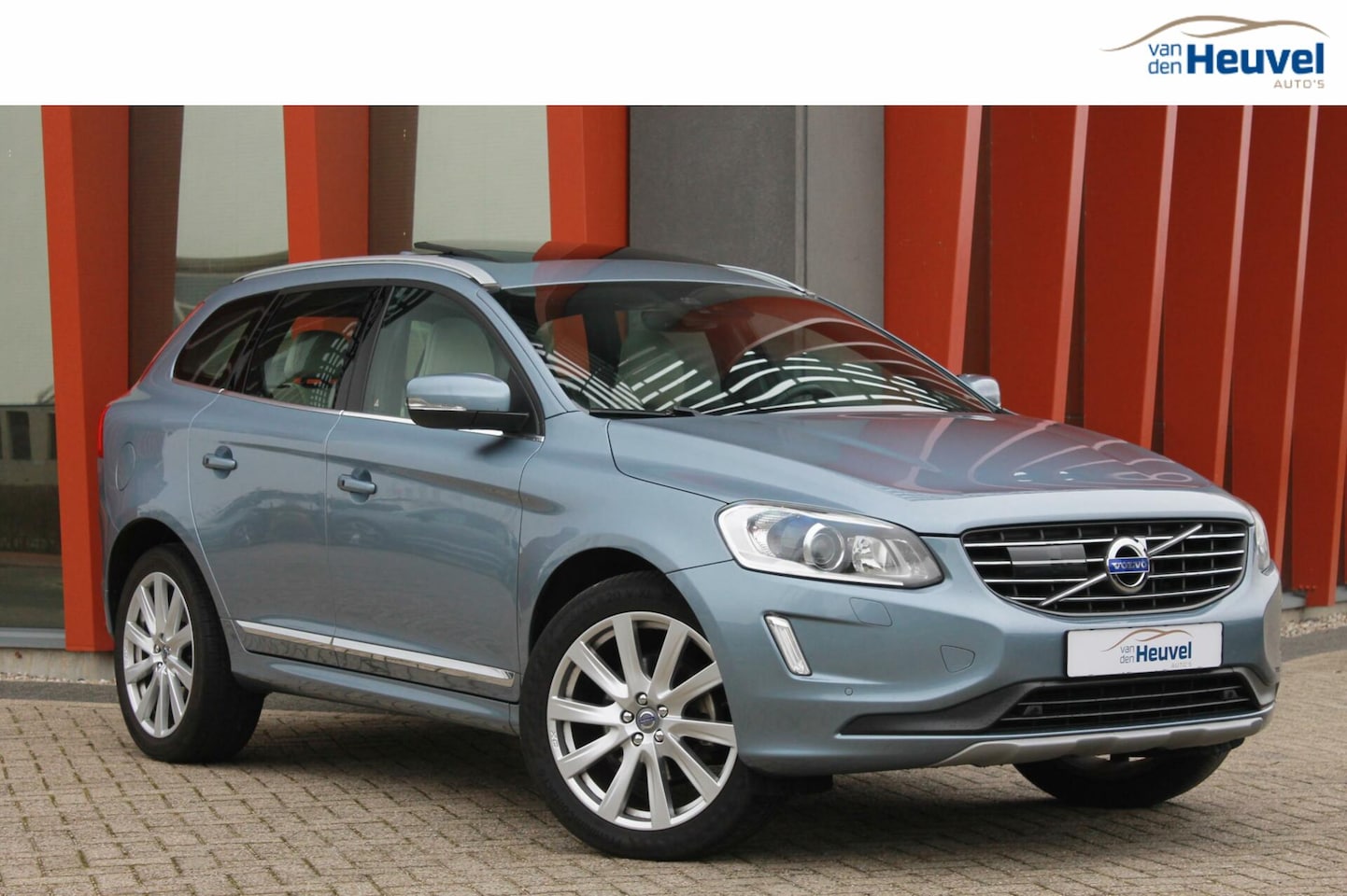 Volvo XC60 - T5 Polar+ | Panoramadak | BLIS | Leder | Stoelverwarming | Parkeercamera | Keyless | Adapt - AutoWereld.nl