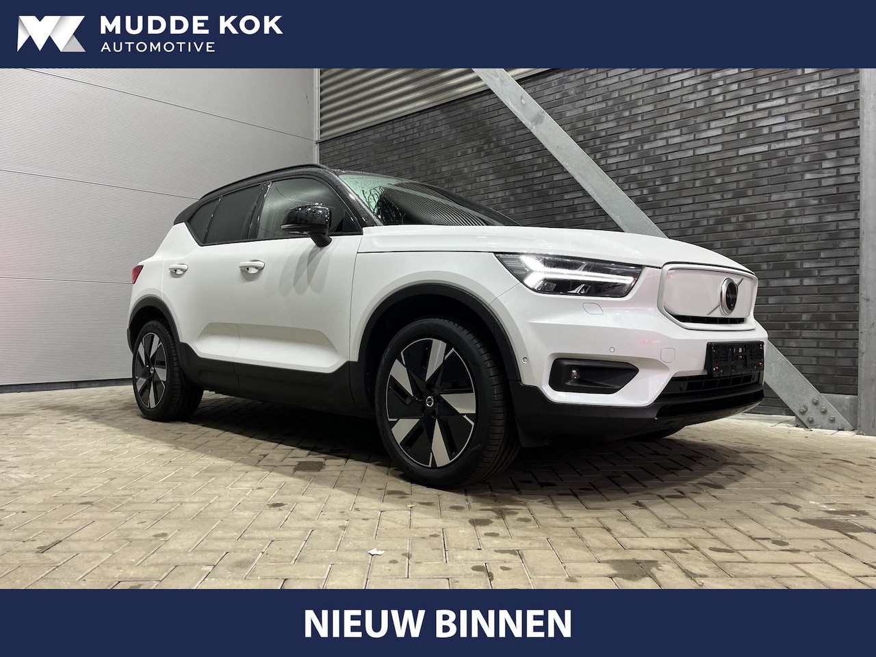 Volvo XC40 - Recharge Twin Pro | Panoramadak | ACC | 360° Camera | Trekhaak | BLIS | harman/kardon - AutoWereld.nl