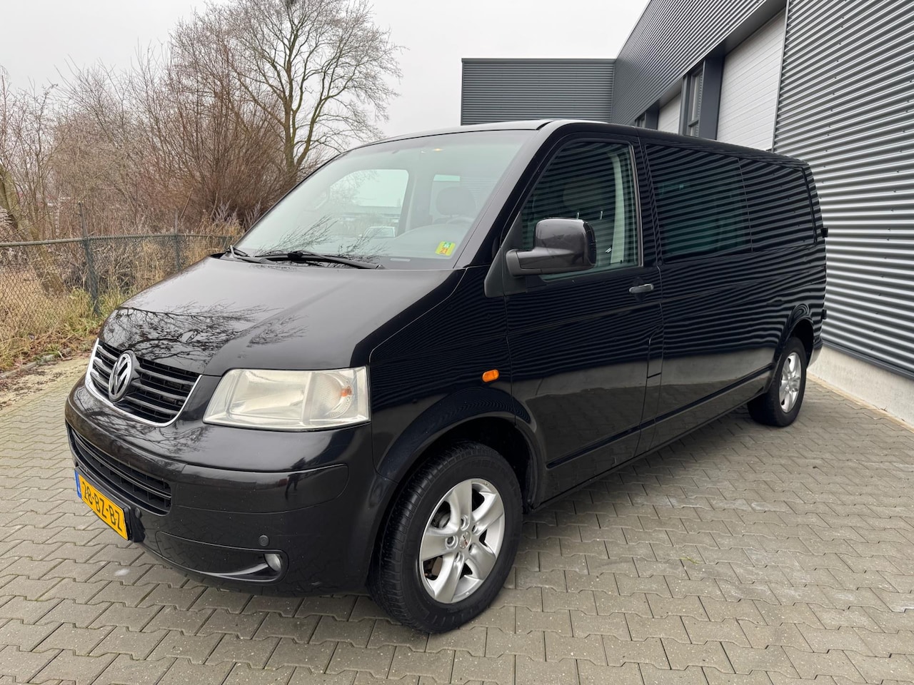 Volkswagen Transporter - 2.5 TDI 340 Comfortline DC 131pk automaat marge! ideale youngtimer!! - AutoWereld.nl