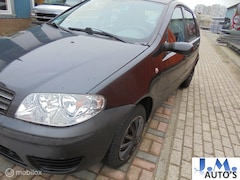 Fiat Punto - 1.4-16V Dynamic INRUIL KOOPJE 650 EURO ZO MEENEEM PRIJS