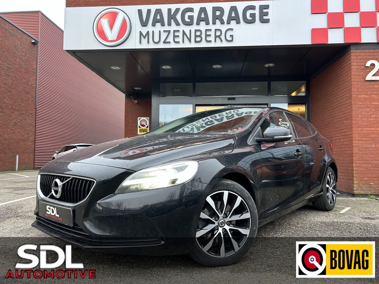 Volvo V40 - 2.0 T2 Momentum // FULL LED // NAVI // PDC // CRUISE // CLIMA // STOELVERWARMING - AutoWereld.nl