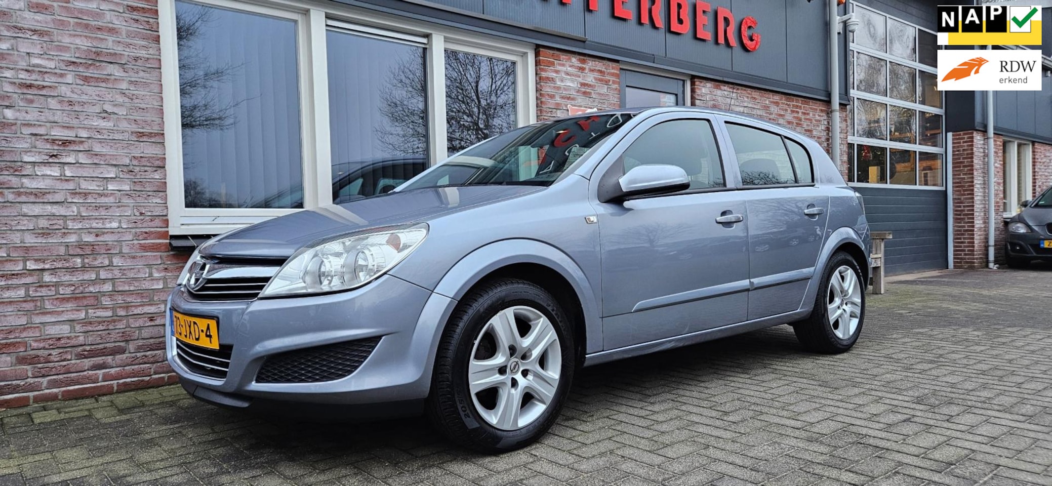 Opel Astra - 1.6 Essentia Airco! Trekhaak! Cruise Control! Leuke Auto! - AutoWereld.nl