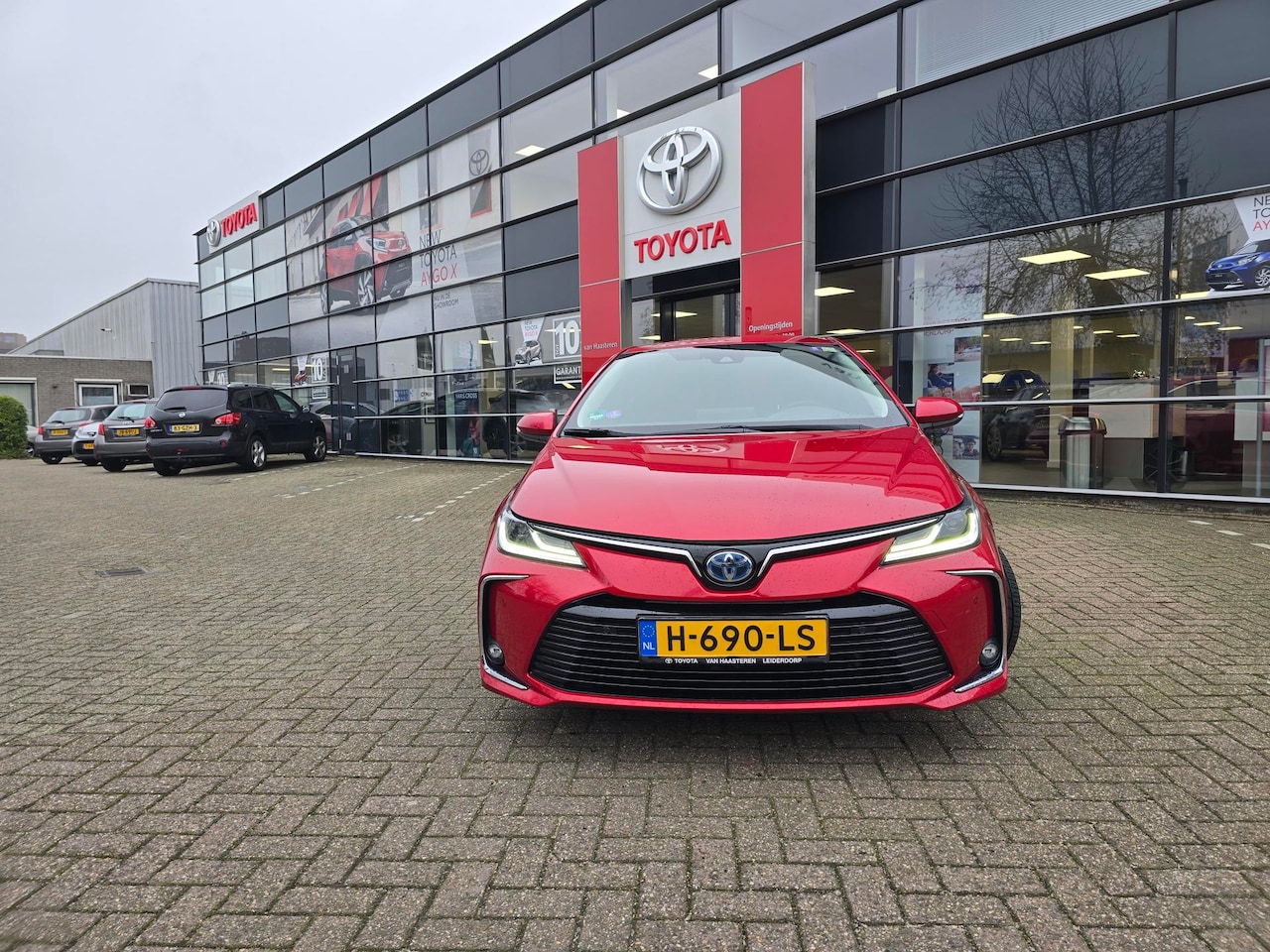 Toyota Corolla - Sedan 1.8 Hybrid 122pk CVT Executive - AutoWereld.nl