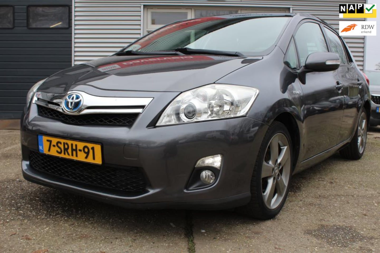 Toyota Auris - 1.8 Full Hybrid Dynamic Business 1.8 Full Hybrid Dynamic Business, 5deurs, climate-control,cruise-control, nette zuinige au - AutoWereld.nl