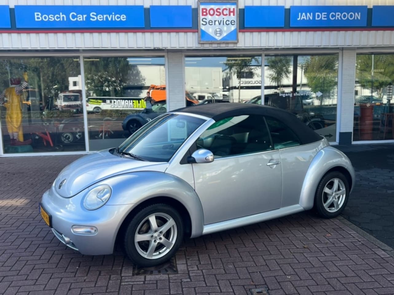 Volkswagen New Beetle Cabriolet - 2.0 Cabriolet NL-auto Airco / Stoelverwarming #RIJKLAAR - AutoWereld.nl