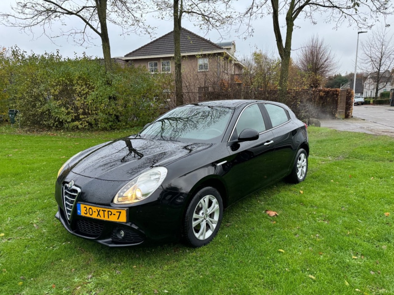 Alfa Romeo Giulietta - 1.4 T - panoramadak - ecc - 6 bak - complete historie - AutoWereld.nl