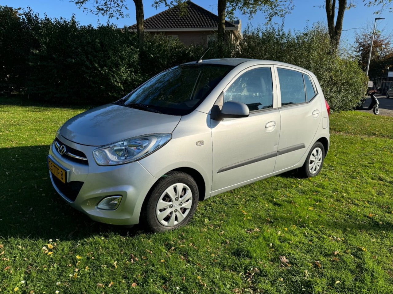 Hyundai i10 - 1.2 Plus / airco / parkeersensoren - AutoWereld.nl