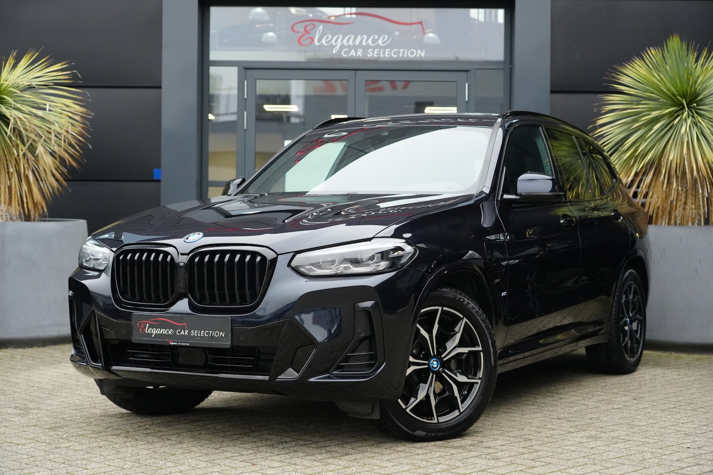 BMW X3 - xDrive30e M Sport High Executive 293pk Panoramadak/Stoelverwarming/Camera - AutoWereld.nl