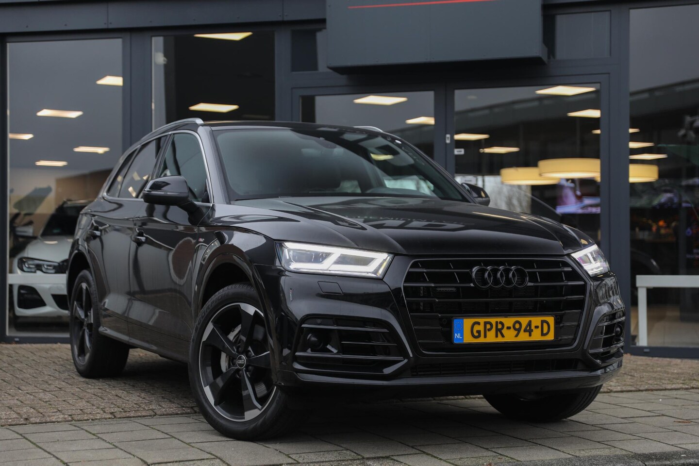 Audi Q5 - 55 TFSI e S edition | Schuif-kantel dak | Trekhaak elektrisch | Massage - AutoWereld.nl