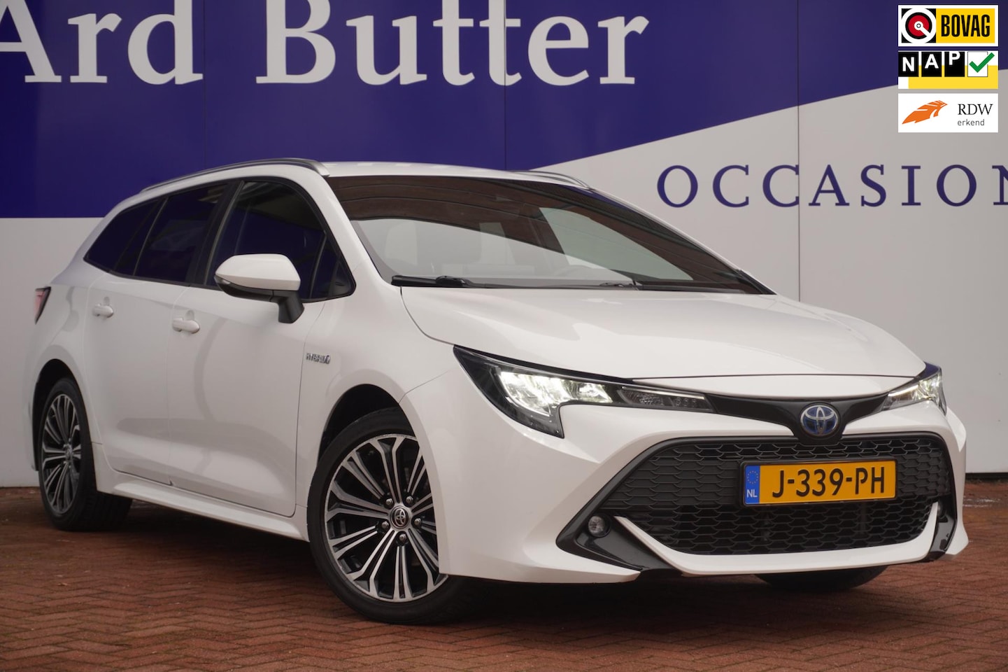 Toyota Corolla Touring Sports - 1.8 Hybrid Business Plus / LED / Camera / CarPlay / 17"LMV / Trekhaak = SUPER AANBIEDING ! - AutoWereld.nl