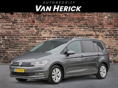 Volkswagen Touran - 1.5 TSI Comfortline Business 7p | Adaptive Cruise | Apple Carplay | Trekhaak