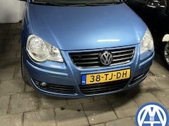 Volkswagen Polo - 1.4-16V Sportline