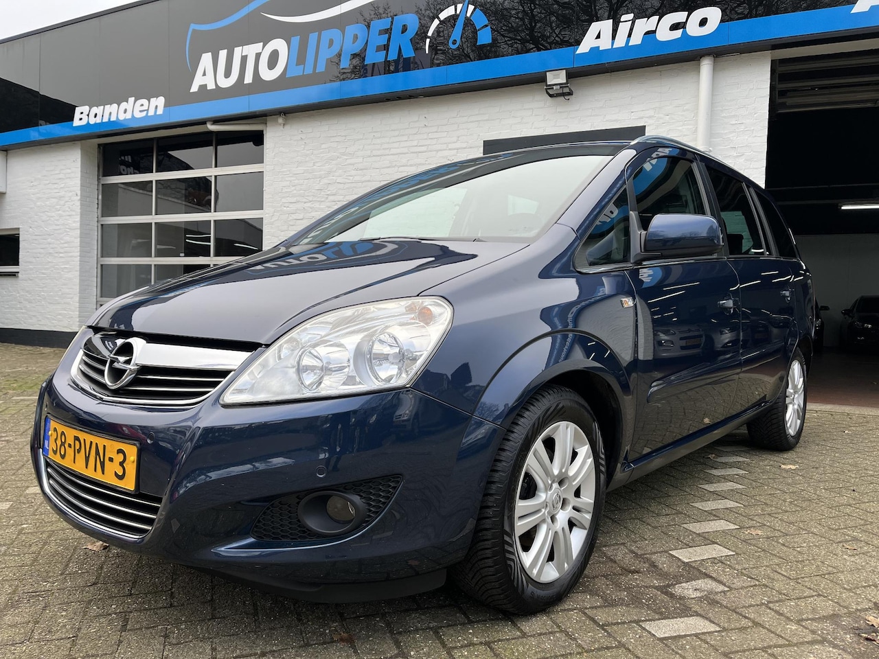 Opel Zafira - 1.8 Cosmo /7 pers/Leder interieur/1 eigenaar/Trekhaak/Lm velgen/All season banden - AutoWereld.nl