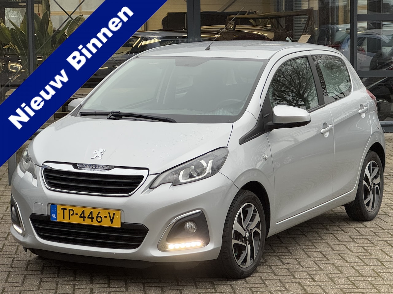 Peugeot 108 - 1.0 e-VTi Allure Airco Apple carplay/Elktr pakket/Led/Licht metalen velgen 24-12-2026 - AutoWereld.nl