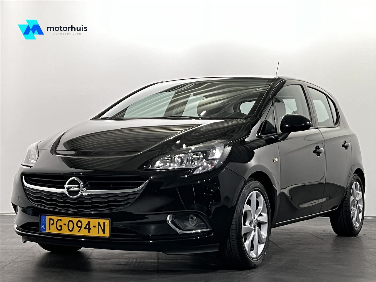 Opel Corsa - 1.4 90pk 5deurs Online Edition - AutoWereld.nl