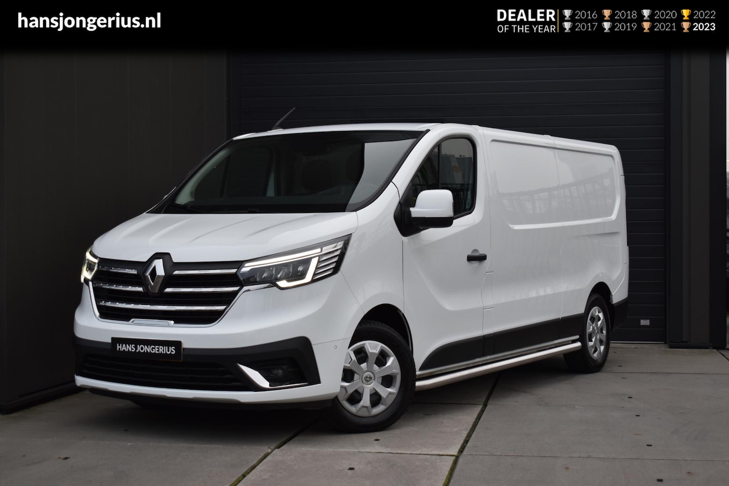 Renault Trafic - 2.0 dCi 130 T30 L2H1 Work Edition | TREKHAAK | CAMERA | AIRCO | CRUISE CONTROL | 3-ZITS | - AutoWereld.nl