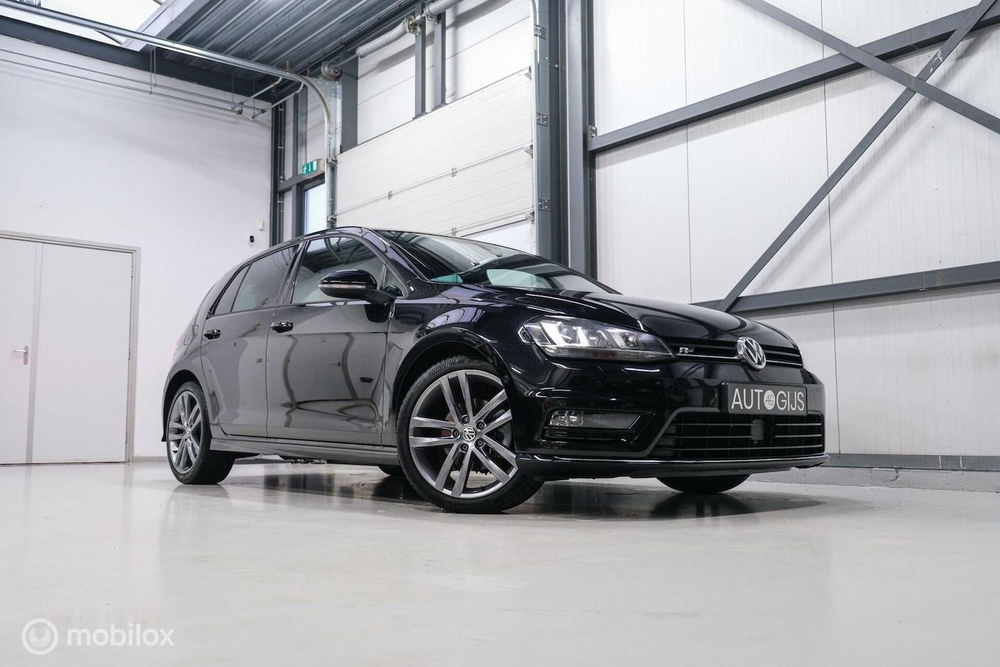 Volkswagen Golf - 1.4 TSI R-Line DSG 122 pk | Schuifdak | Navi | Stoelverwarming | LED | A-Z onderhouden | 2 - AutoWereld.nl