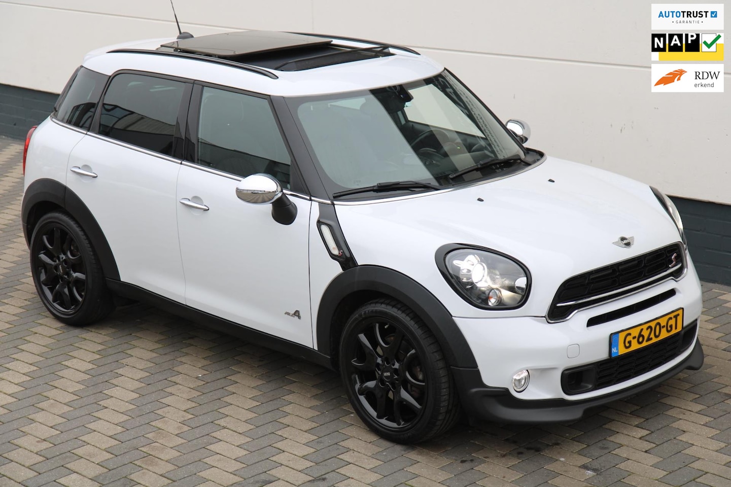 MINI Countryman - 1.6 Cooper S ALL4 Chili Automaat Pano Leder - AutoWereld.nl