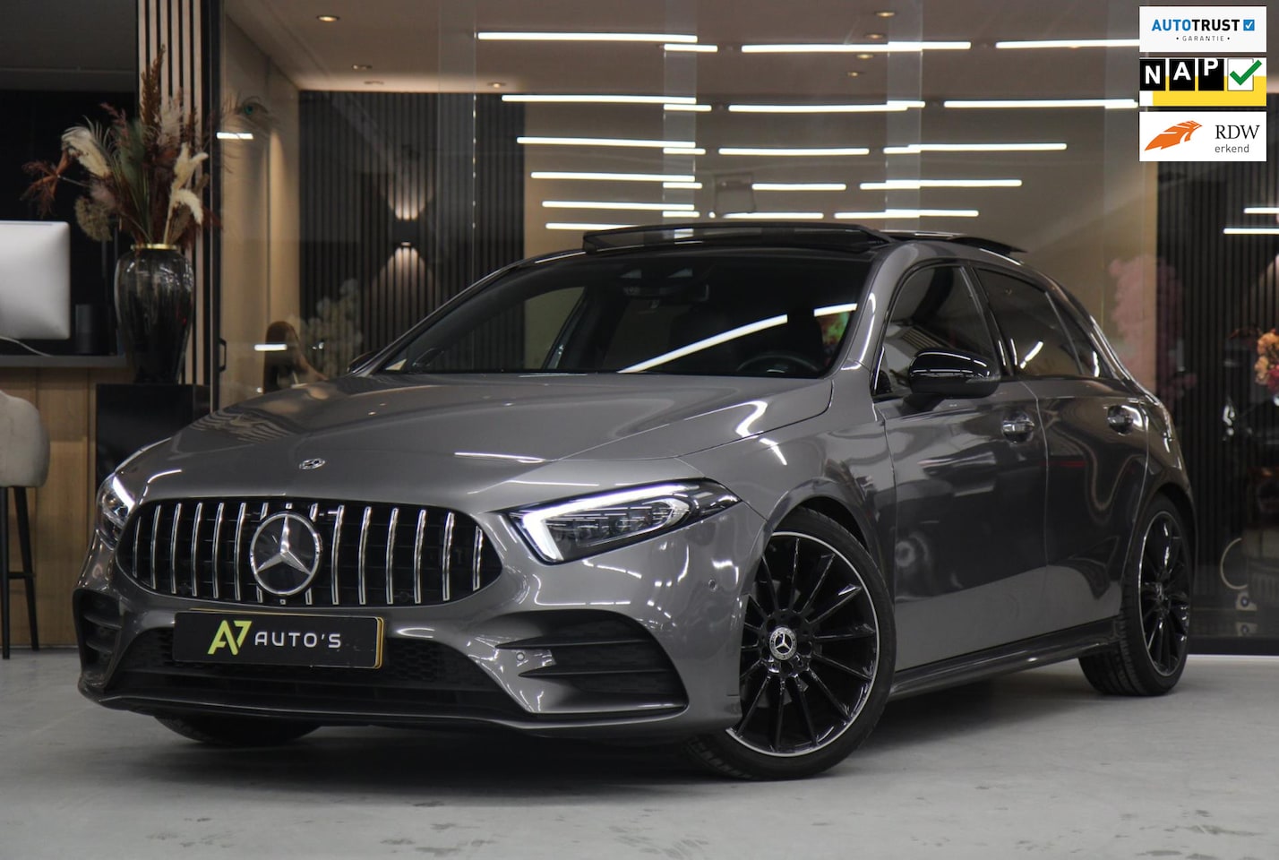 Mercedes-Benz A-klasse - 200 AMG/PANO/SFEERV/CARPLAY/MEMORY/VOLL - AutoWereld.nl