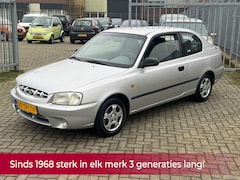 Hyundai Accent - 1.5i LS AUTOMAAT 90PK NL AUTO NAP Airco l Elek pakket l Centraal NIEUWE APK