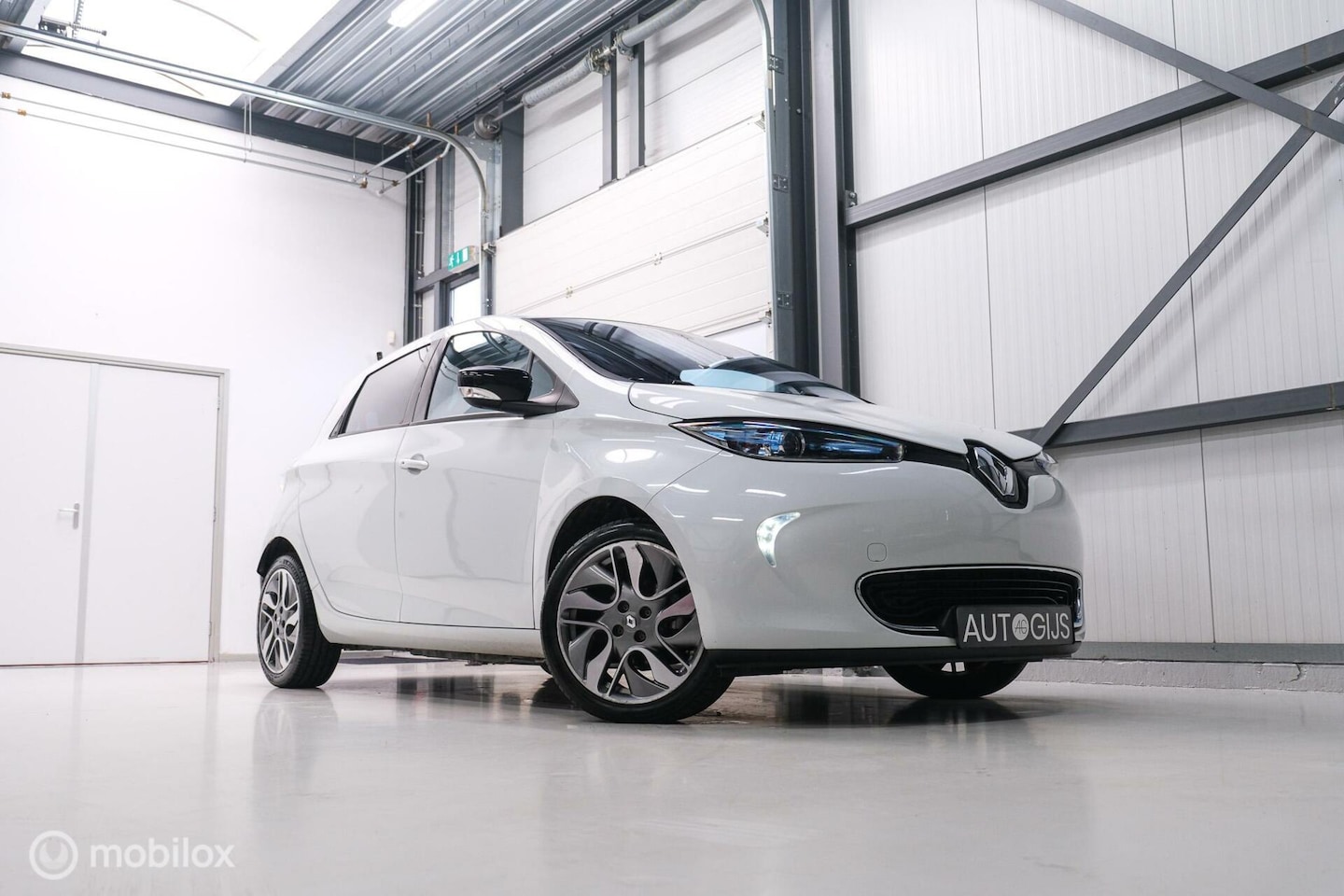 Renault Zoe - Q210 Zen Quickcharge 22 kWh (ex Accu) | Camera | keyless | NL auto NAP | Parelmoer wit | C - AutoWereld.nl